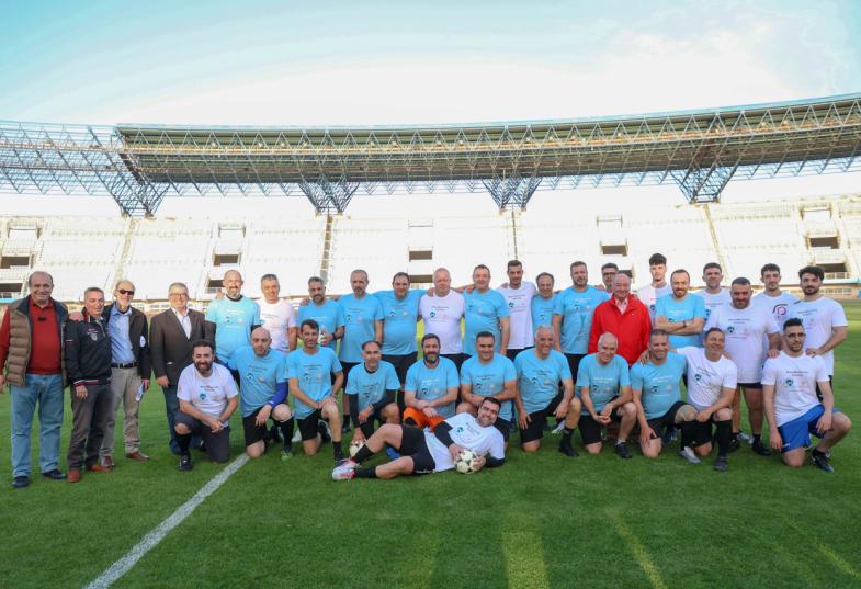 Φιλανθρωπικός αγώνας ποδοσφαίρου μεταξύ Δημοτικών και Περιφερειακών Συμβούλων και Δημοσιογράφων στο Παγκρήτιο Στάδιο
